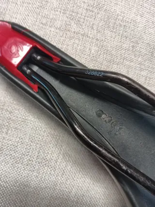 Sillín Bontrager Negro/Rojo