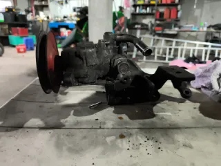 Bomba Dirección Toyota Land Cruiser