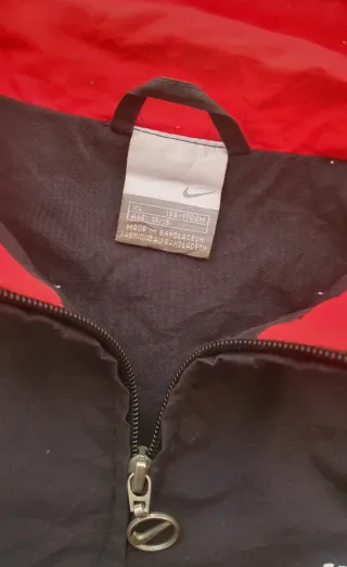Chaqueta Nike Vintage Negra y Roja