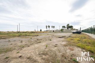 Terreno en venta en Passeig Maragall - Zona Estació en Gavà