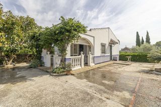 Chalet en venta en Carmona