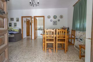 Chalet en venta en Carmona