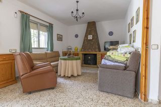 Chalet en venta en Carmona