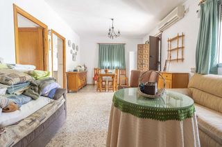 Chalet en venta en Carmona