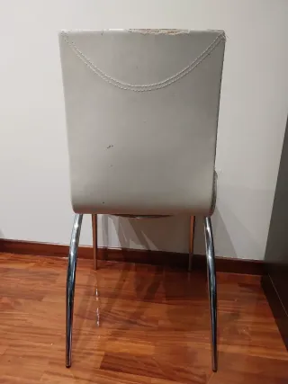 Sillas de comedor beige y plateadas (lote y unidad