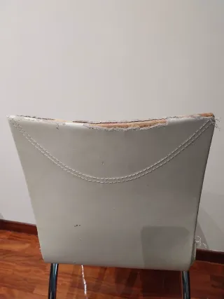 Sillas de comedor beige y plateadas (lote y unidad