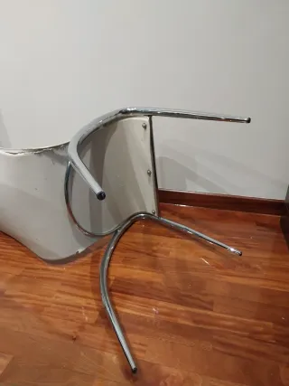 Sillas de comedor beige y plateadas (lote y unidad