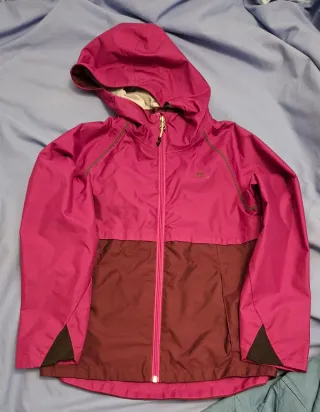 Chubasquero de Decathlon para niña de 131 a 140 cm
