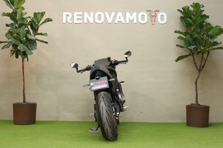 YAMAHA XSR 900 Negra