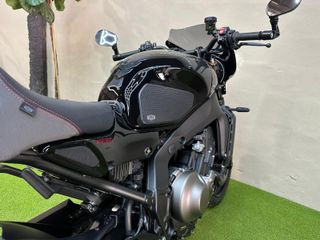 YAMAHA XSR 900 Negra
