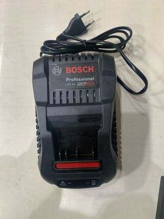 Cargador Bosch Professional 18V 8A