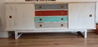 Mueble salón vintage restaurado multicolor