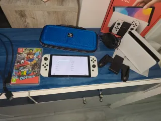Nintendo Switch OLED + Super Mario Odyssey