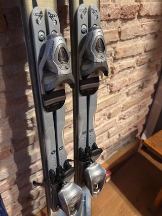 Esquís Rossignol con bastones 160 cm  poco usado