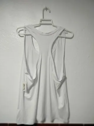 Camiseta de Tirantes Cruzados, Elástica y Técnica