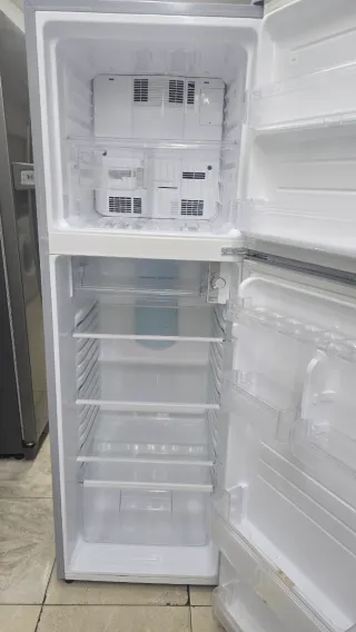 Nevera Semi Nueva Sharp No Frost Class A +