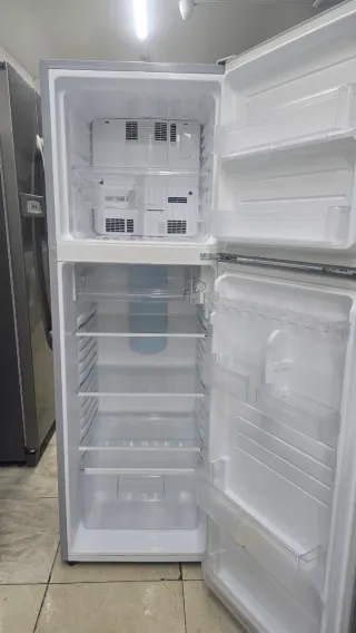Nevera Semi Nueva Sharp No Frost Class A +