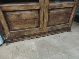 Armario Rondeño de salón de madera y cristal