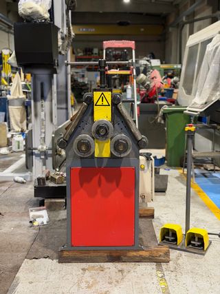 Curvadora Perfiles AMOB MAM 40-3