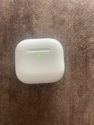 Apple AirPods 4 ANC