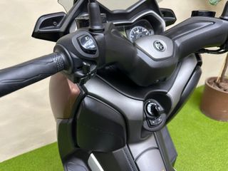 YAMAHA X-MAX 300