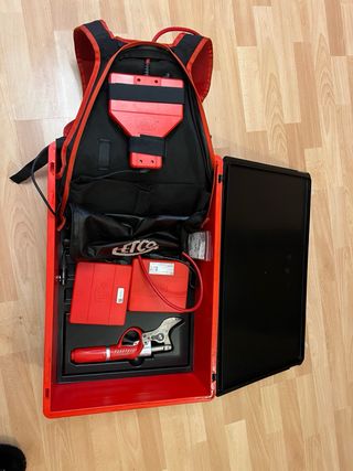 Tijera Eléctrica Felco 820 con Batería y Mochila