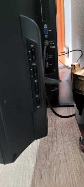 Televisión TCL 40 Plana y anclaje a pared d regalo