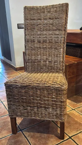 Da vendere urgente. 4 sedie in vimini e legno