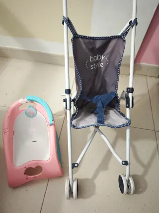 Cochecito y bañera para muñecas