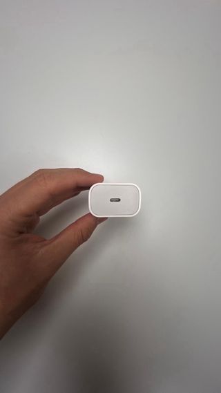 Cargador y Cable USB-C Blanco