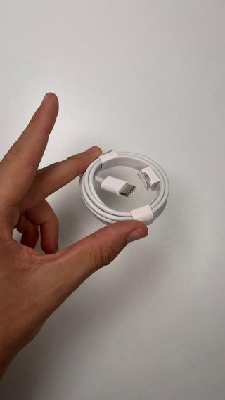 Cargador y Cable USB-C Blanco
