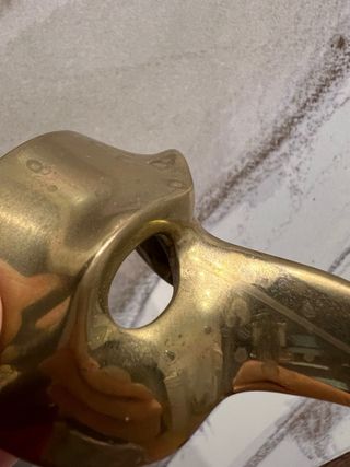 Maschera veneziana vintage in ottone