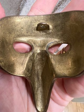 Maschera veneziana vintage in ottone