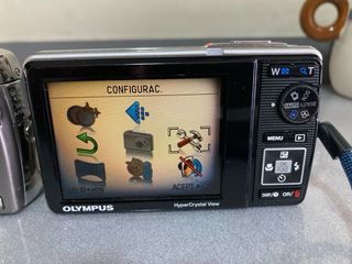 2 Cámaras Digitales Olympus (Negra y Plateada)