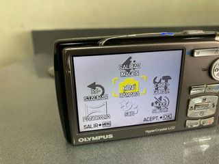 2 Cámaras Digitales Olympus (Negra y Plateada)