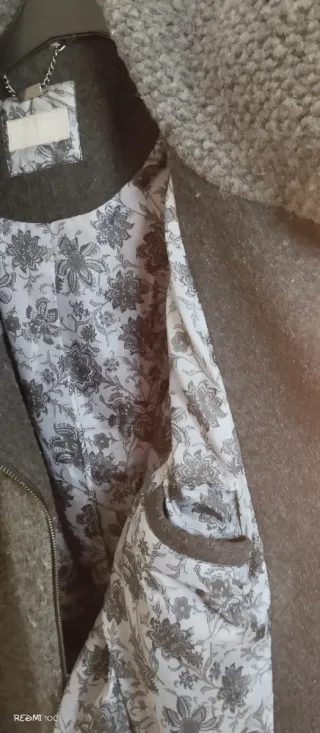 Chaquetón gris y negro,de paño super elegante