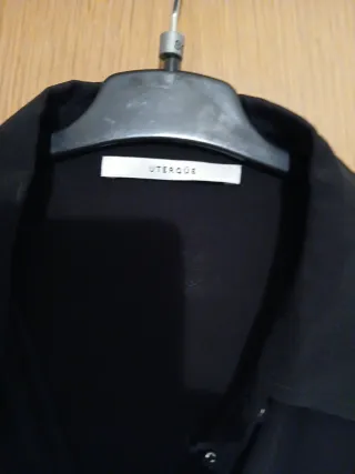 Camisa Uterqüe negra
