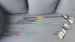 11 palos de golf variados