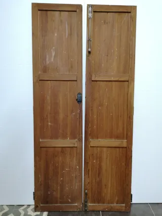Juego 2 puertas madera antiguas