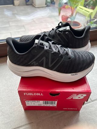 Zapatillas New Balance FuelCell Propel v4 Talla 4r