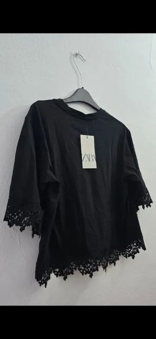 Camiseta Zara Negra Bordada Talla M