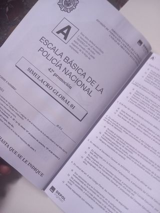Libro. Examenes. Policia nacional. Simulacros. PN.