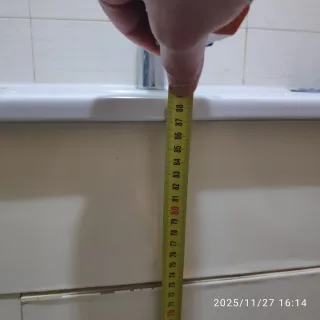 Mueble de baño con lavabo incluído, sin grifo.