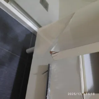 Mueble de baño con lavabo incluído, sin grifo.