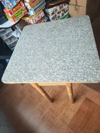 Mesa de cocina plegable de madera