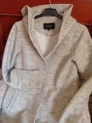 Abrigo VILA / XS y regalo Bolso TOUS