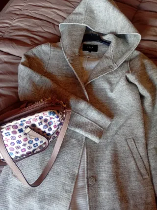 Abrigo VILA / XS y regalo Bolso TOUS