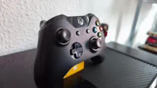 LEER Xbox One + Mando Negro