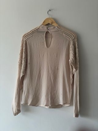 Blusa Zara perlas talla S