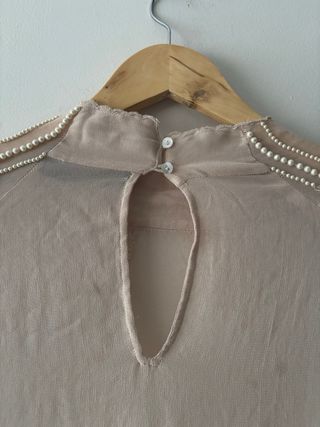 Blusa Zara perlas talla S